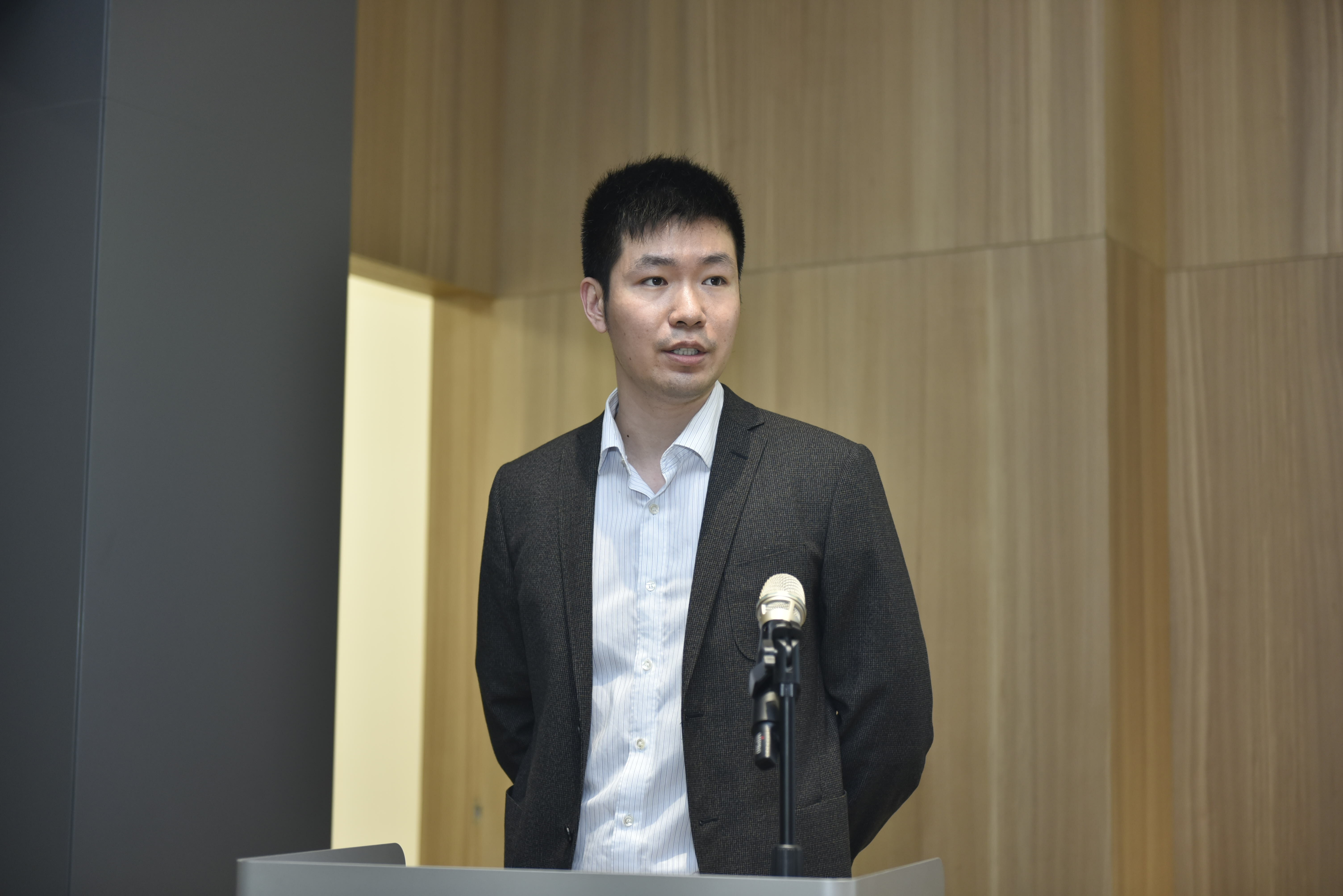 2融资中心李可.JPG